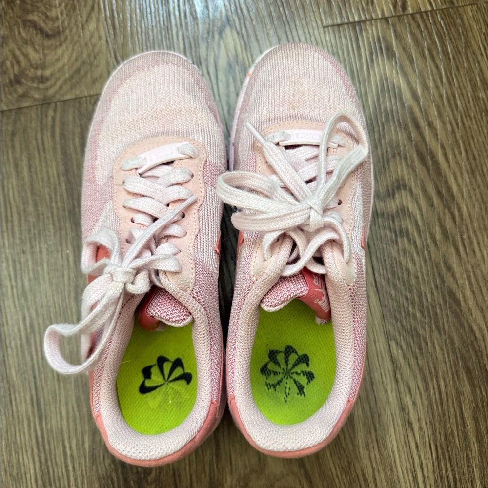Women’s Nike Air Force 1s - Picture 3 of 4
